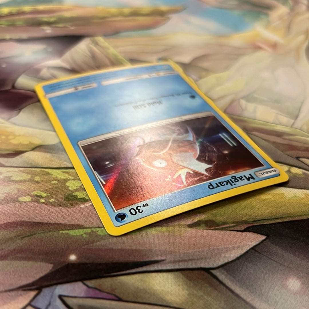 Pokémon: Magikarp 8/18 - Detective Pikachu (Holo Common)